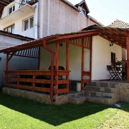 Отель Casa Optim Кэлимэнешти Экстерьер фото