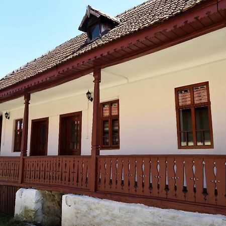 Отель Casa Optim Кэлимэнешти Экстерьер фото
