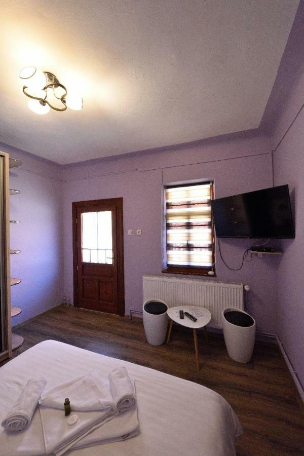 Отель Casa Optim Кэлимэнешти Экстерьер фото