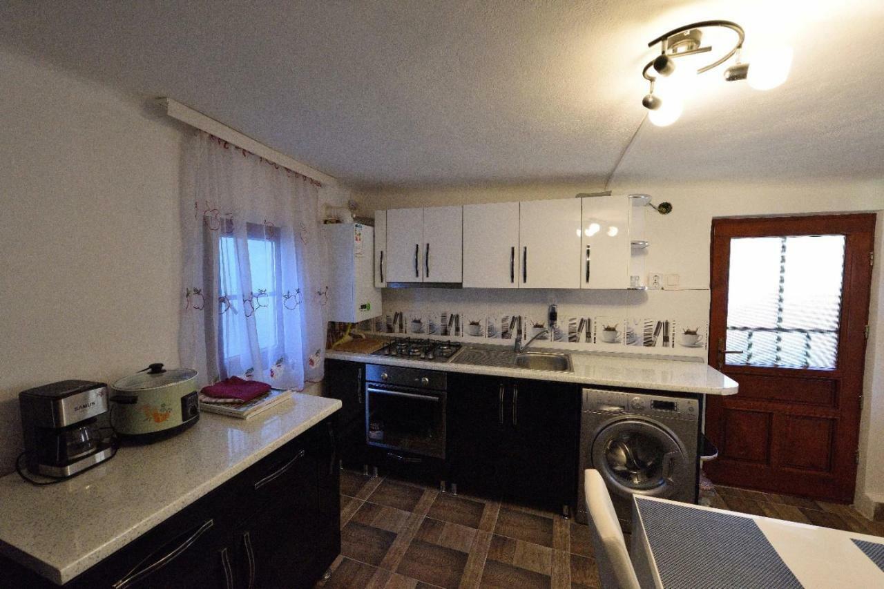 Отель Casa Optim Кэлимэнешти Экстерьер фото